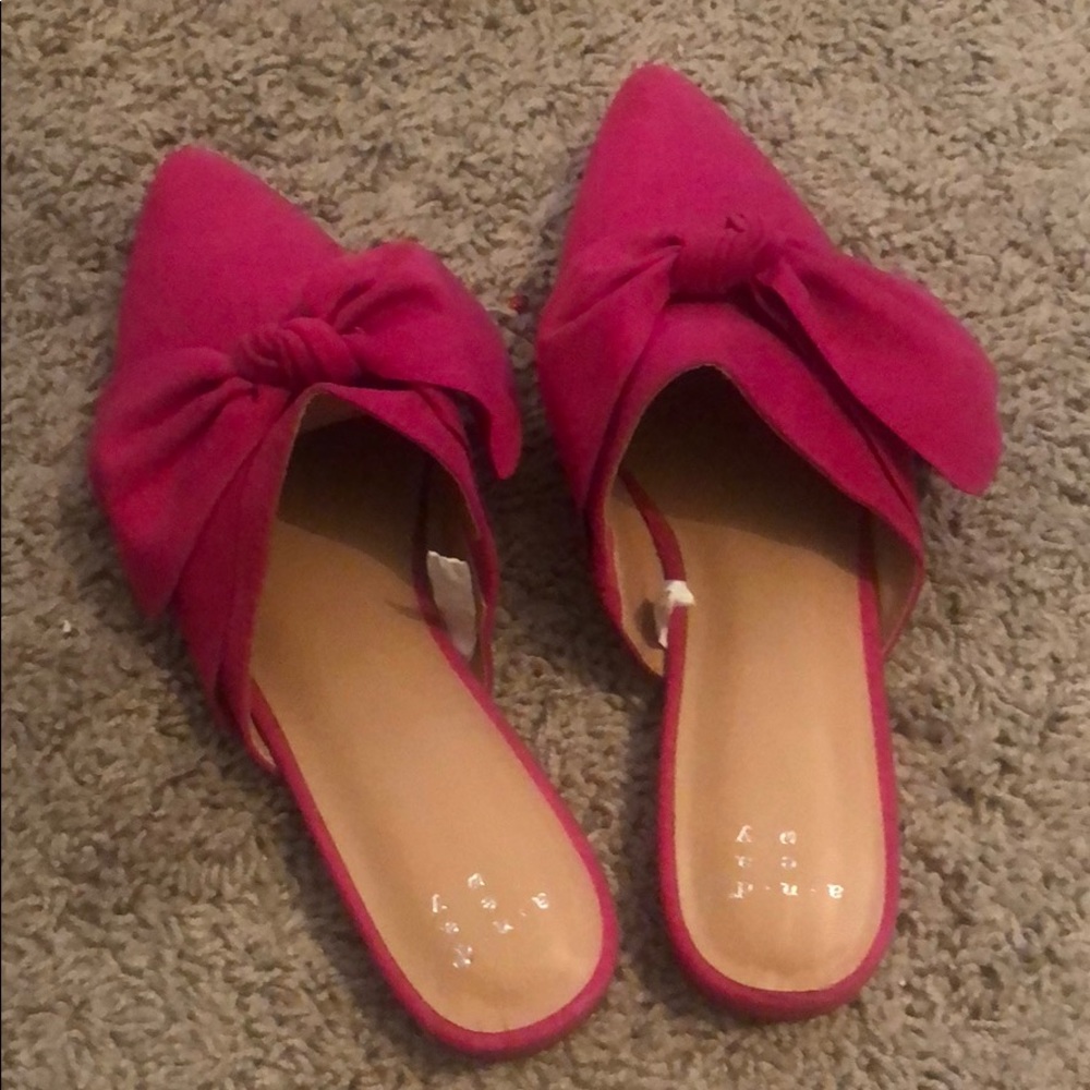 Size 7.5 pink mules